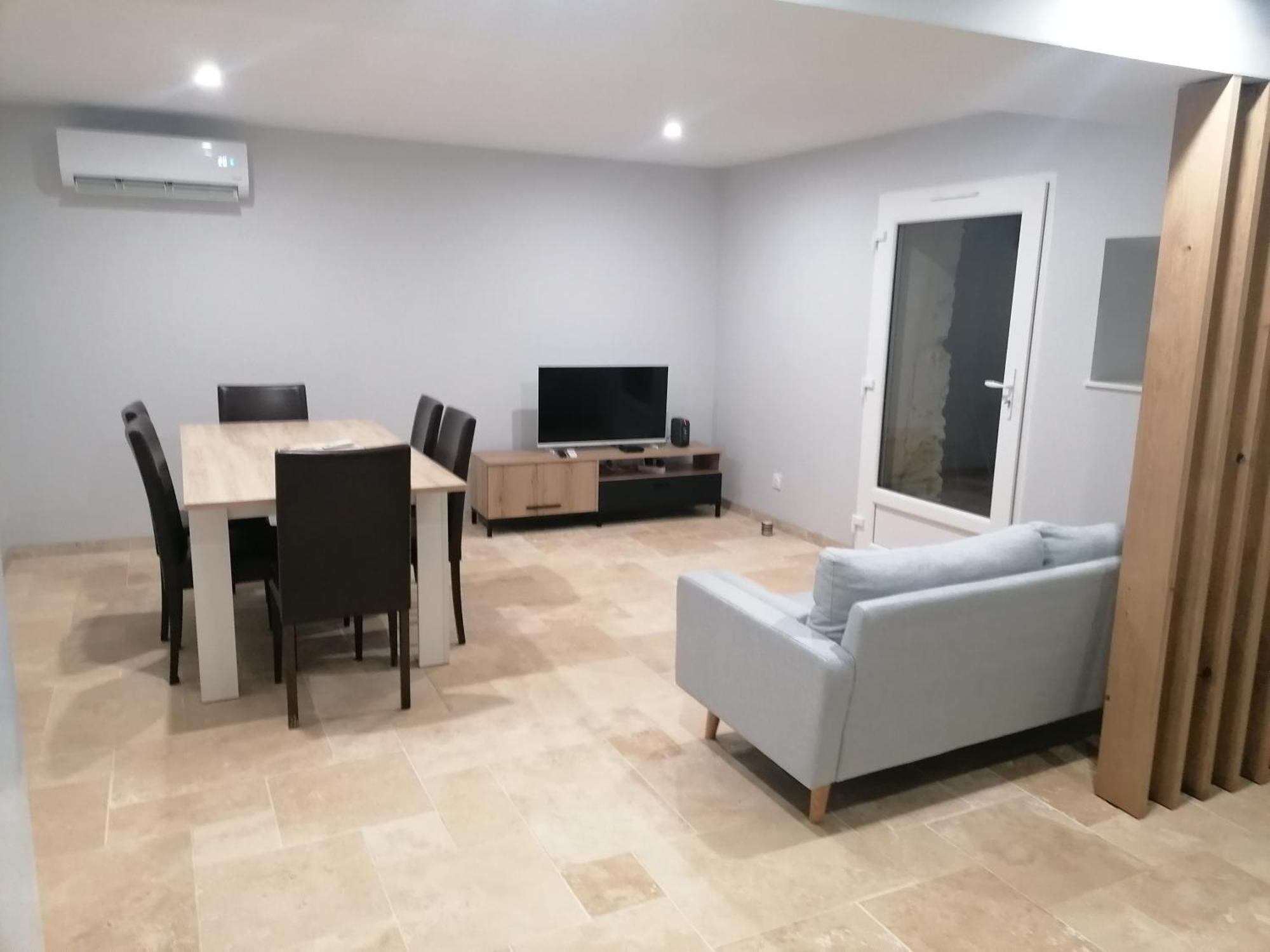 Appartement En Plein Coeur De Contres Le Controis-en-Sologne Luaran gambar